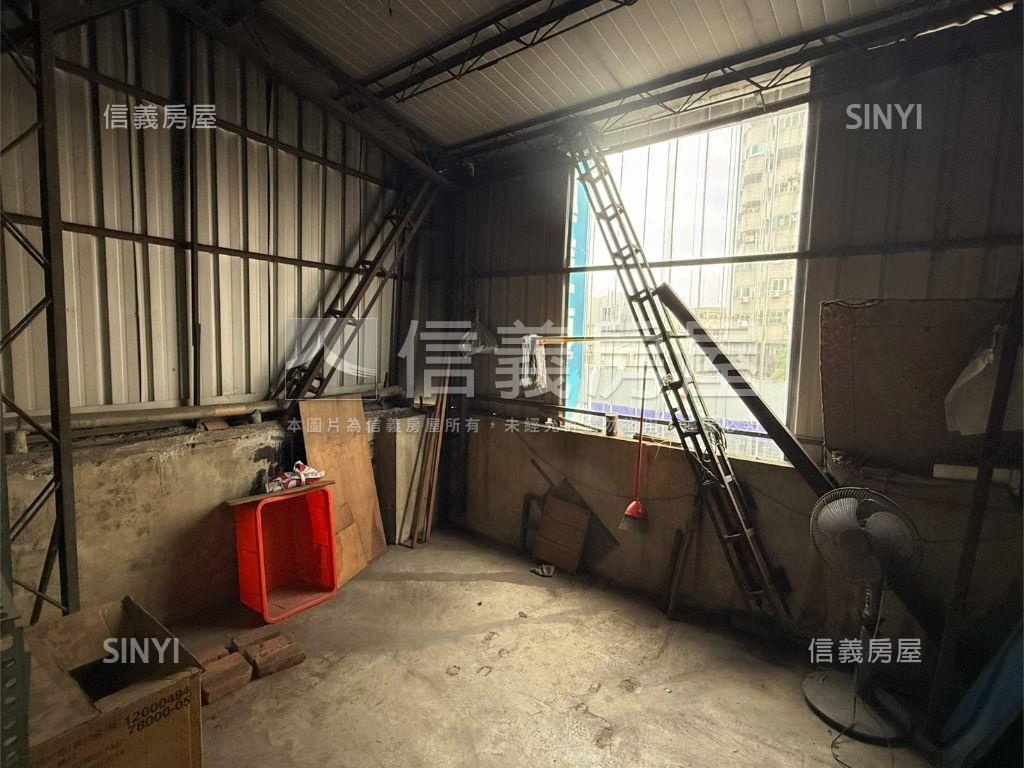 正東門路口大面寬黃金店面房屋室內格局與周邊環境