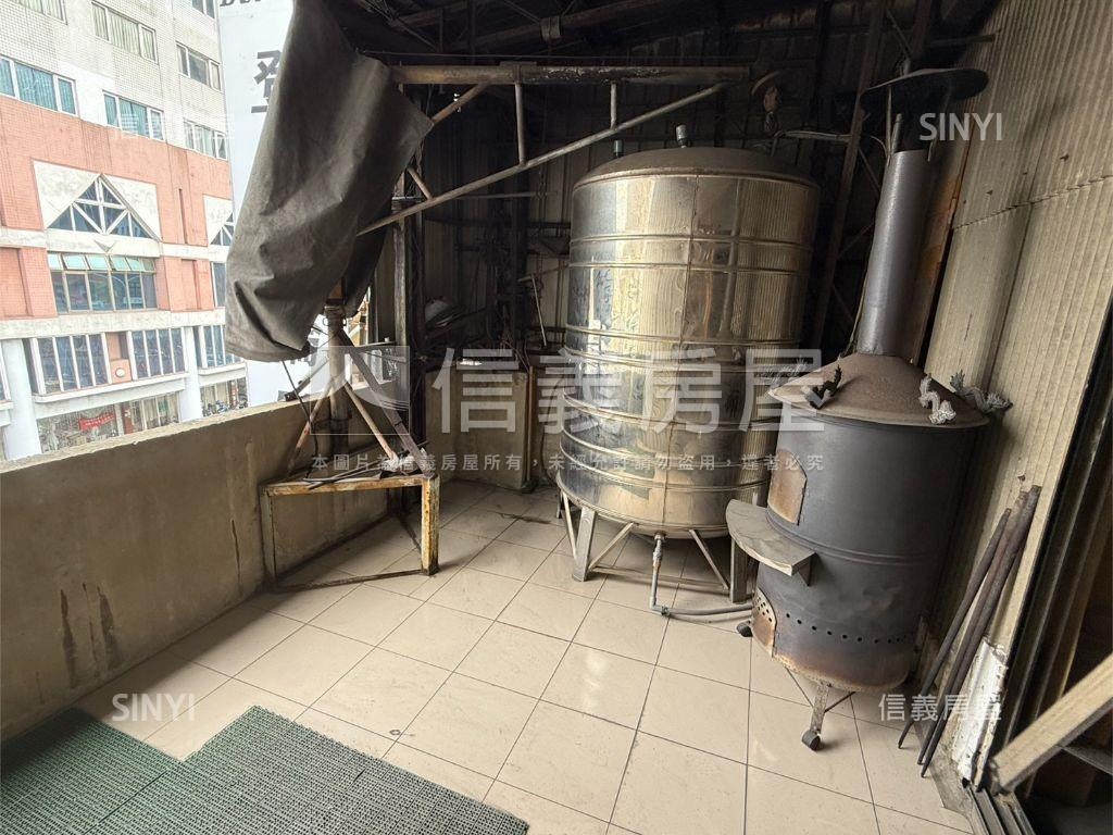 正東門路口大面寬黃金店面房屋室內格局與周邊環境