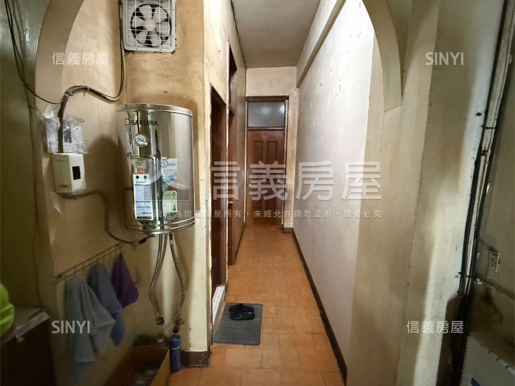 正東門路口大面寬黃金店面房屋室內格局與周邊環境