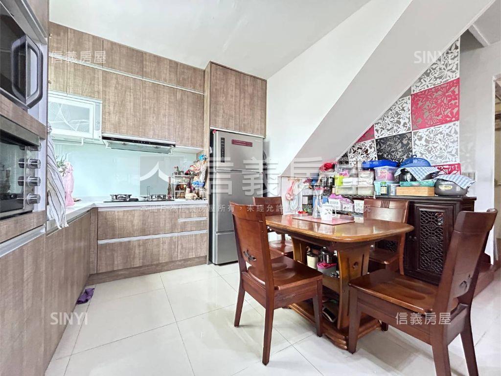 ⟪捷運⟫稀有樓中樓美四房房屋室內格局與周邊環境