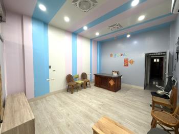 立新國小旁震後美透店