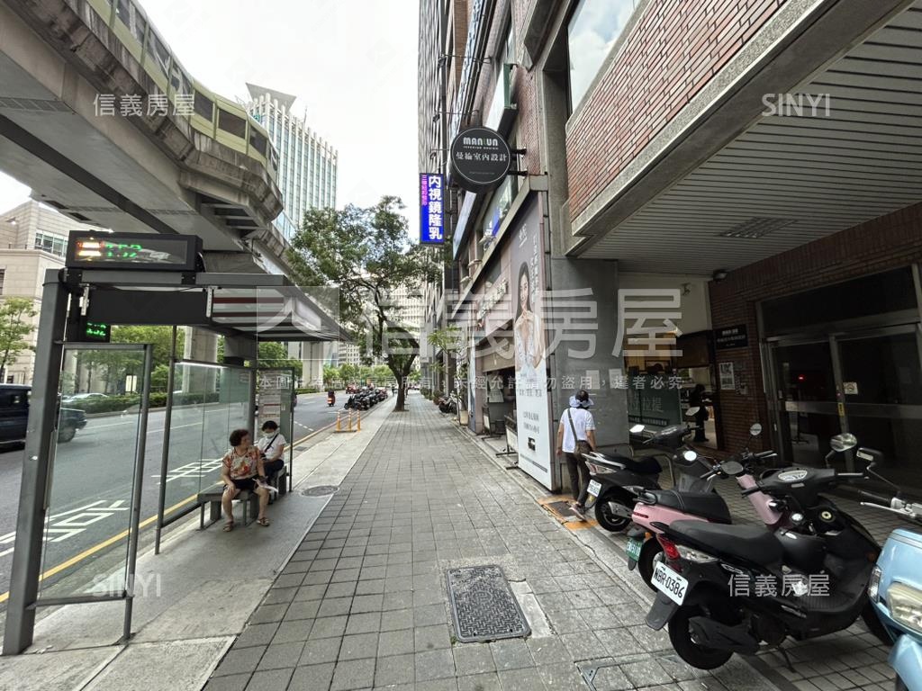 正文心路面寬約１１米店面房屋室內格局與周邊環境