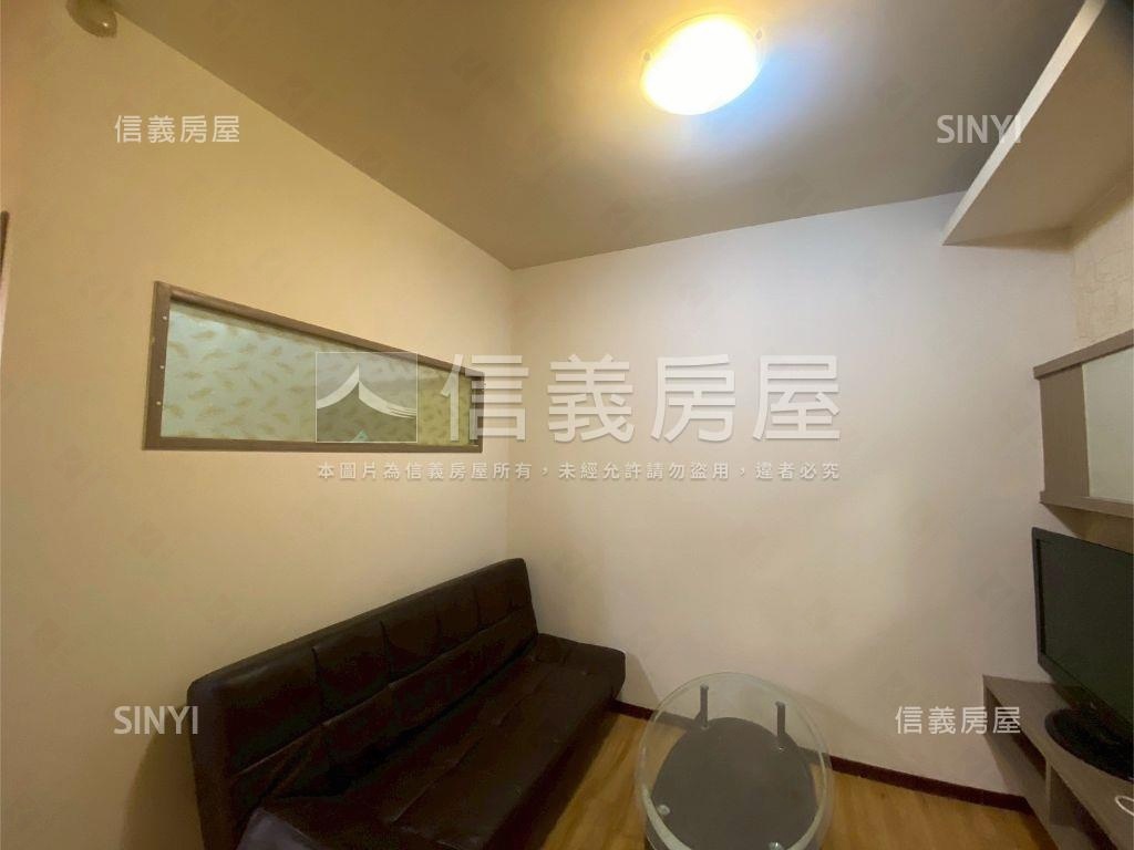 藝文特區亞曼尼套房車位房屋室內格局與周邊環境