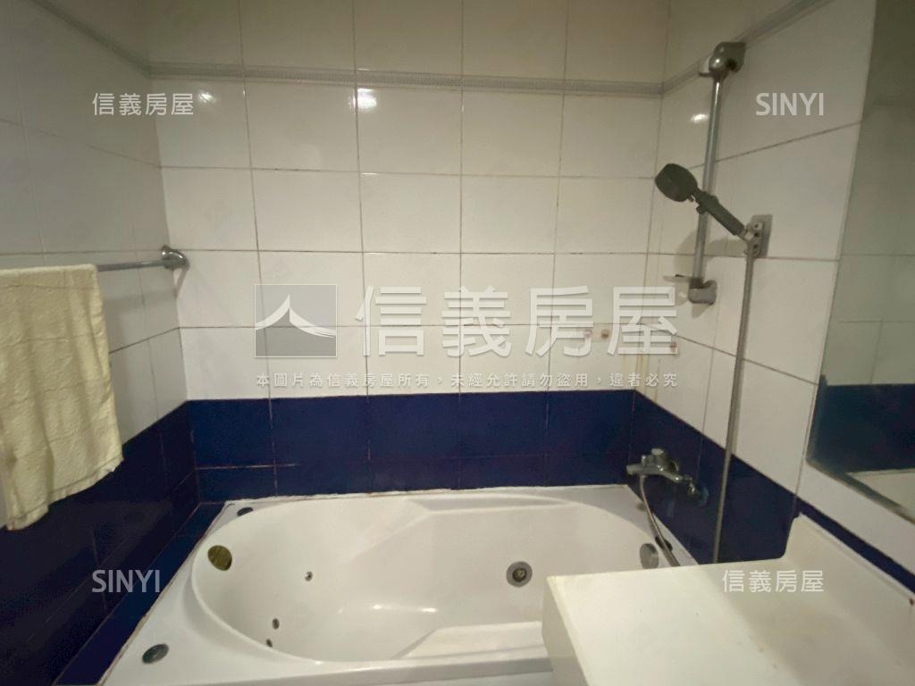 藝文特區亞曼尼套房車位房屋室內格局與周邊環境