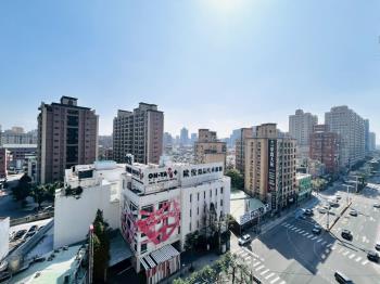 藝文特區亞曼尼套房車位