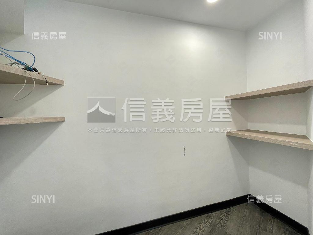 近捷運電梯美妝辦公房屋室內格局與周邊環境