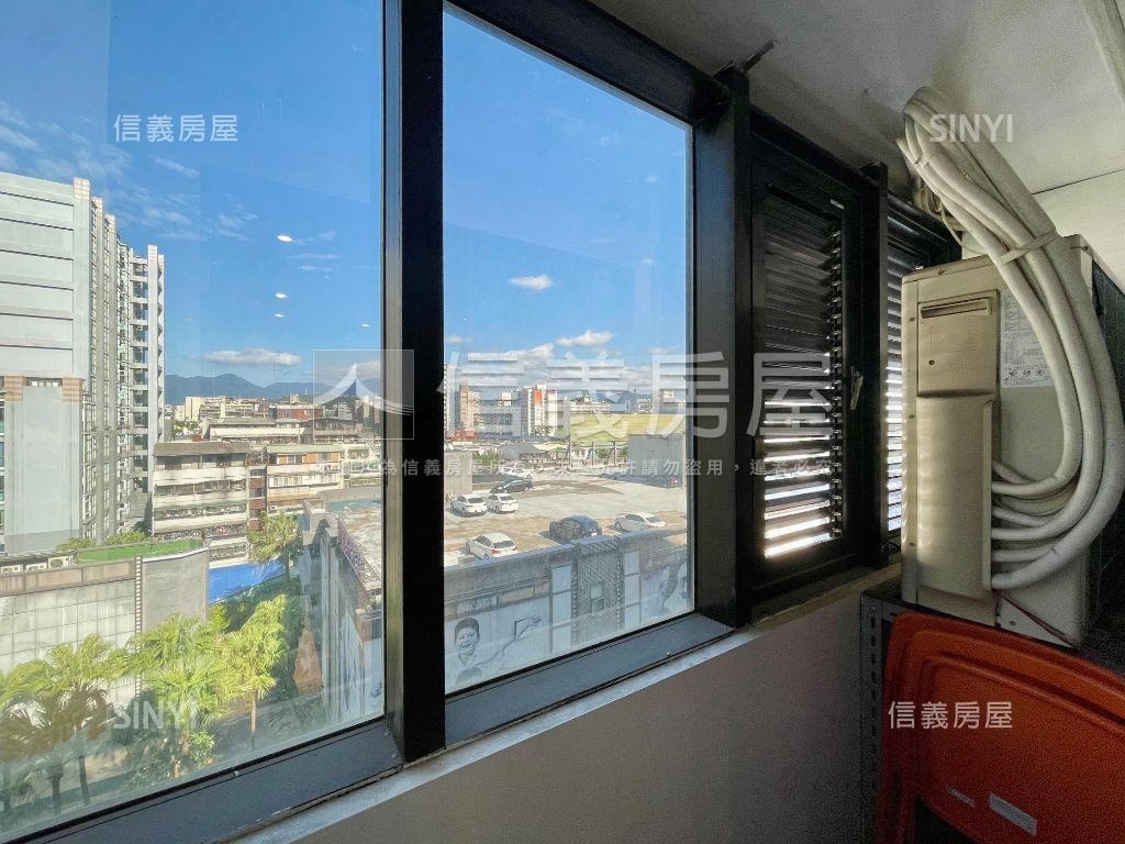 近捷運電梯美妝辦公房屋室內格局與周邊環境