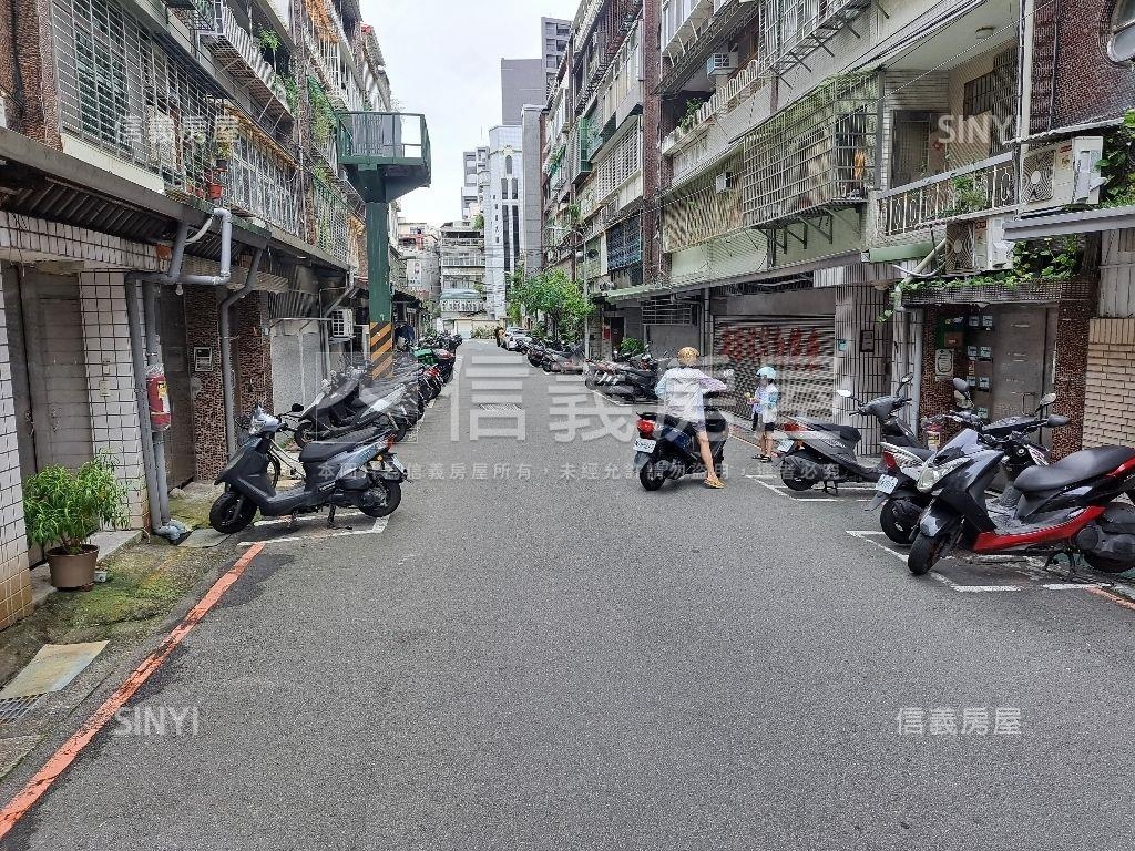秀朗國小巷道開闊一樓房屋室內格局與周邊環境