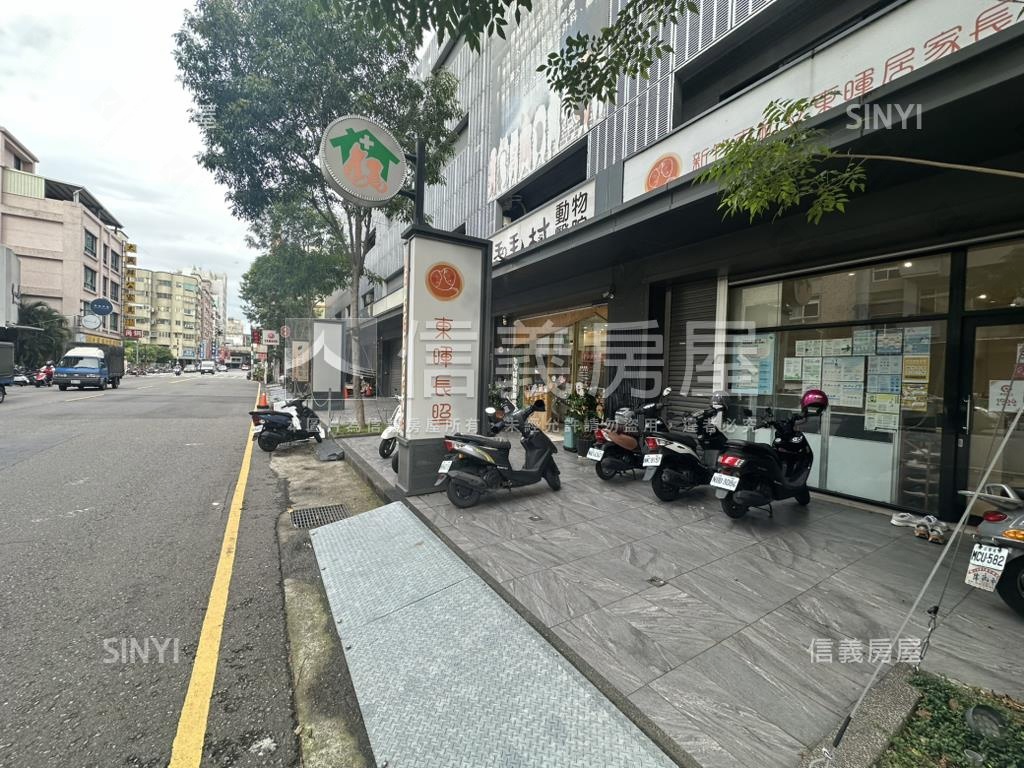 臻藏－回建築金牌住店房屋室內格局與周邊環境