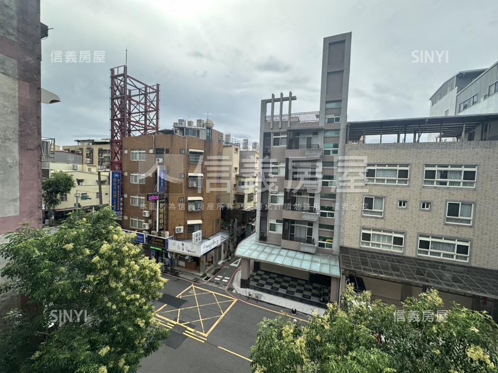 臻藏－回建築金牌住店房屋室內格局與周邊環境