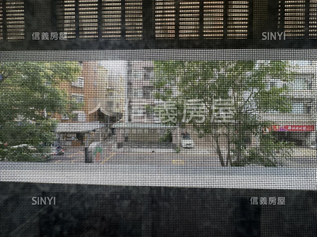 臻藏－回建築金牌住店房屋室內格局與周邊環境