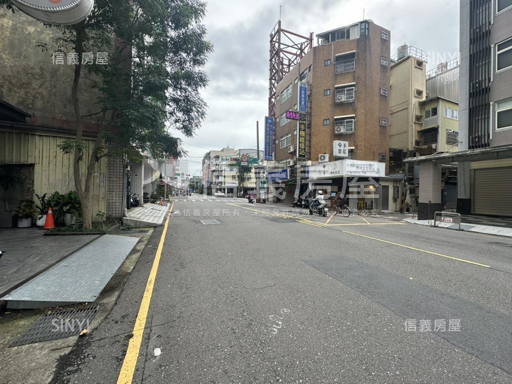 臻藏－回建築金牌住店房屋室內格局與周邊環境