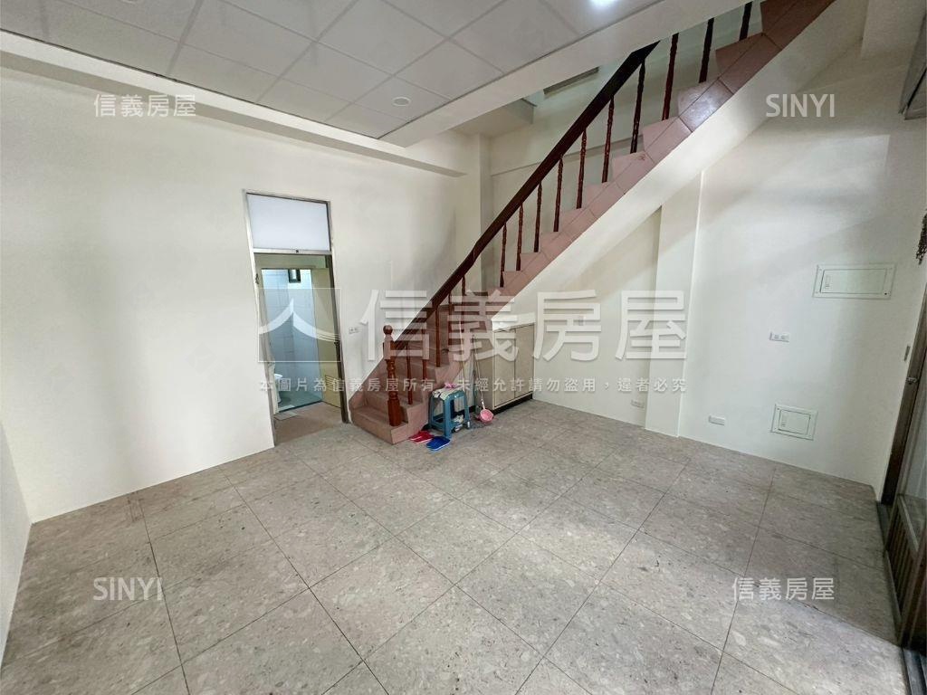 近捷運店面工作室屋況佳房屋室內格局與周邊環境