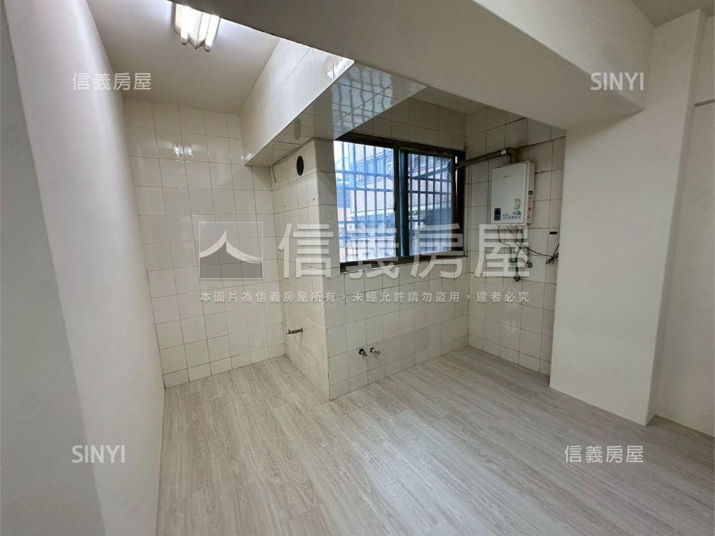 近捷運店面工作室屋況佳房屋室內格局與周邊環境