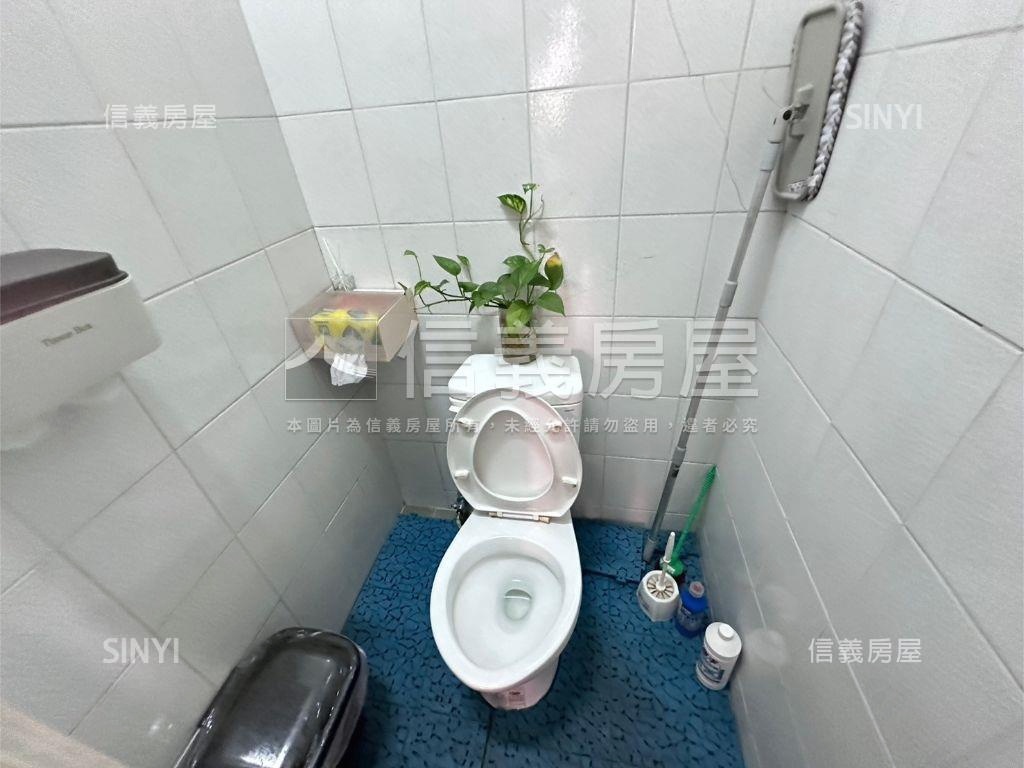 近捷運店面工作室屋況佳房屋室內格局與周邊環境