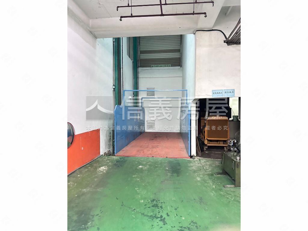 近捷運店面工作室屋況佳房屋室內格局與周邊環境
