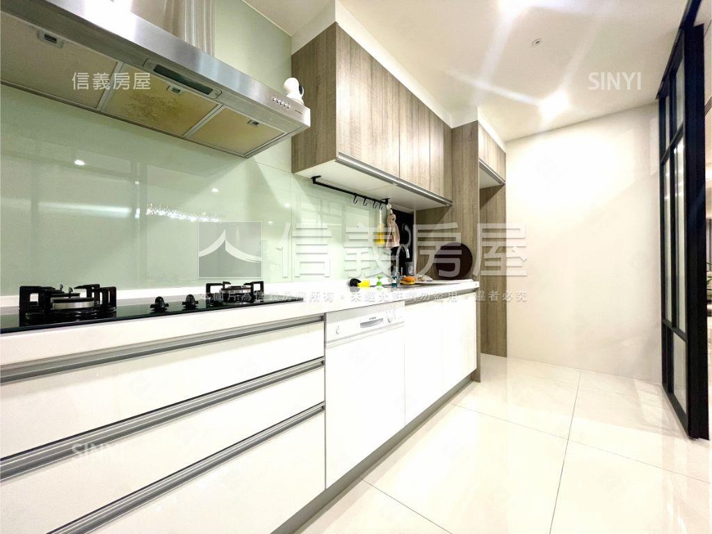 國美晴空精緻美裝潢視野戶房屋室內格局與周邊環境