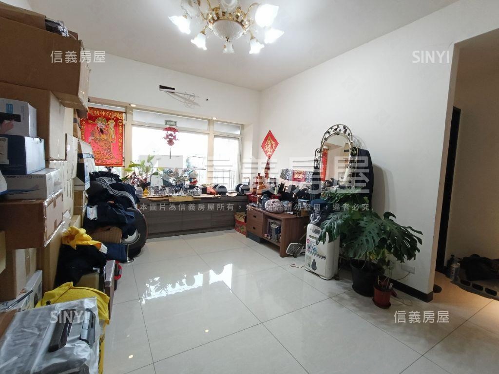 板橋新都市電梯三房房屋室內格局與周邊環境