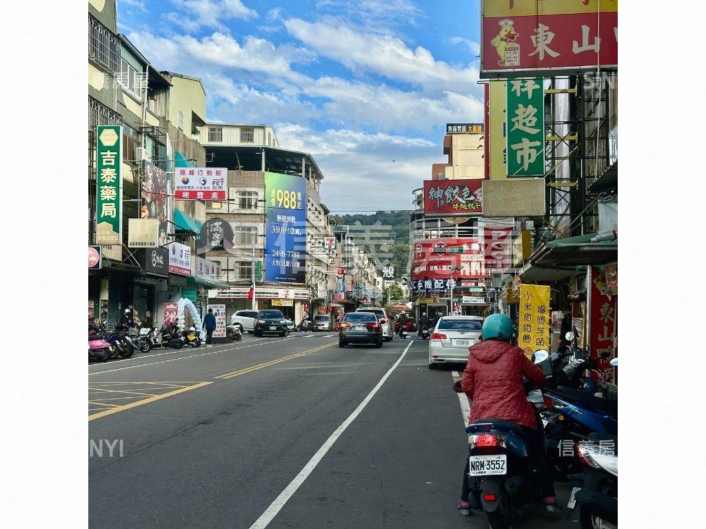 已申請建築線臨路土地房屋室內格局與周邊環境