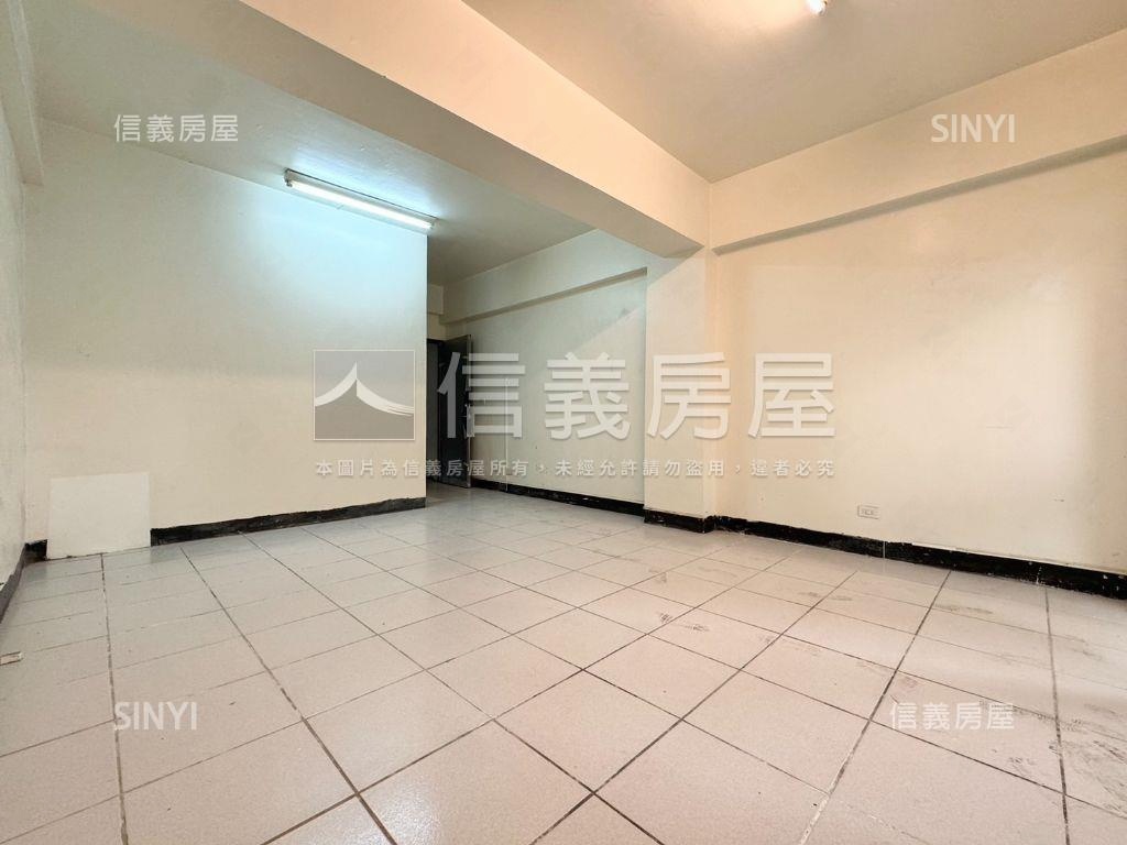 正中華路可前後進出金店面房屋室內格局與周邊環境