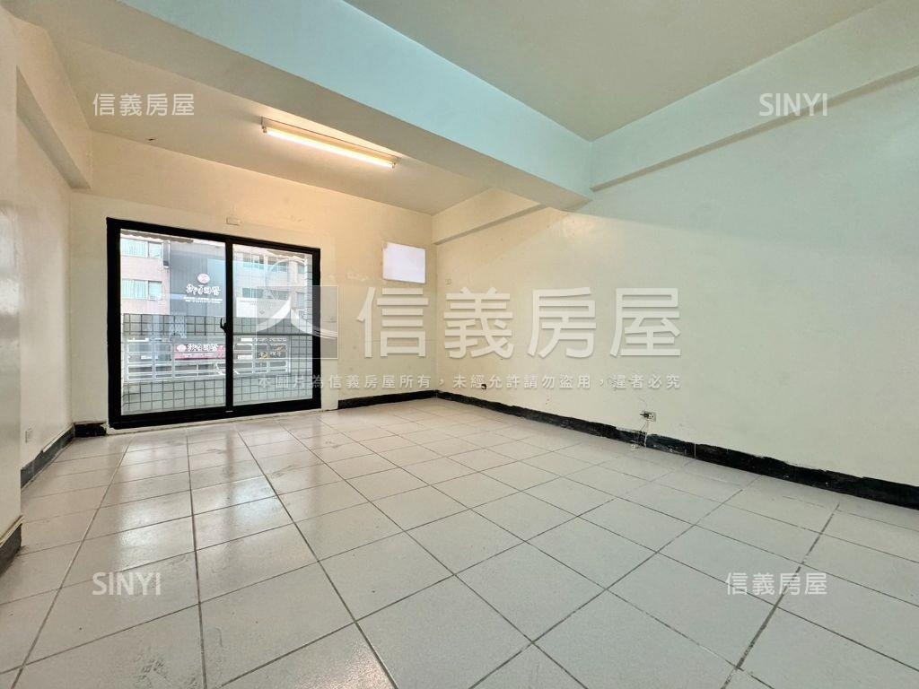 正中華路可前後進出金店面房屋室內格局與周邊環境