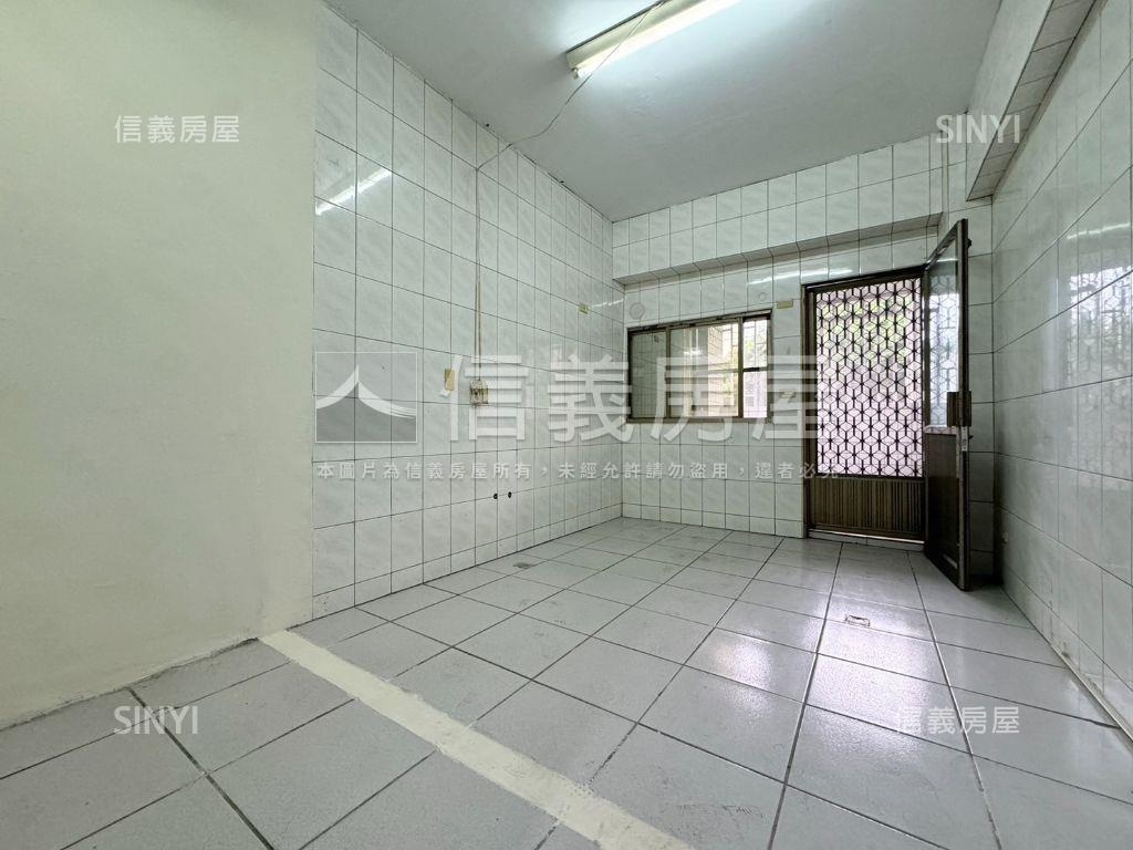 正中華路可前後進出金店面房屋室內格局與周邊環境