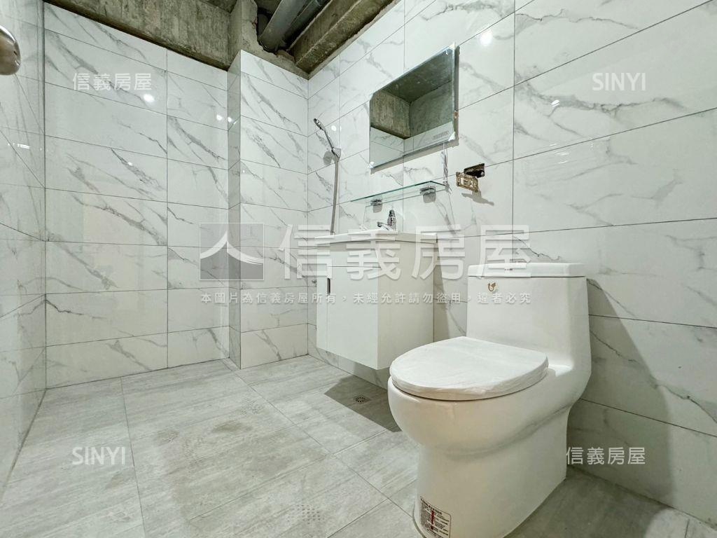 正中華路可前後進出金店面房屋室內格局與周邊環境