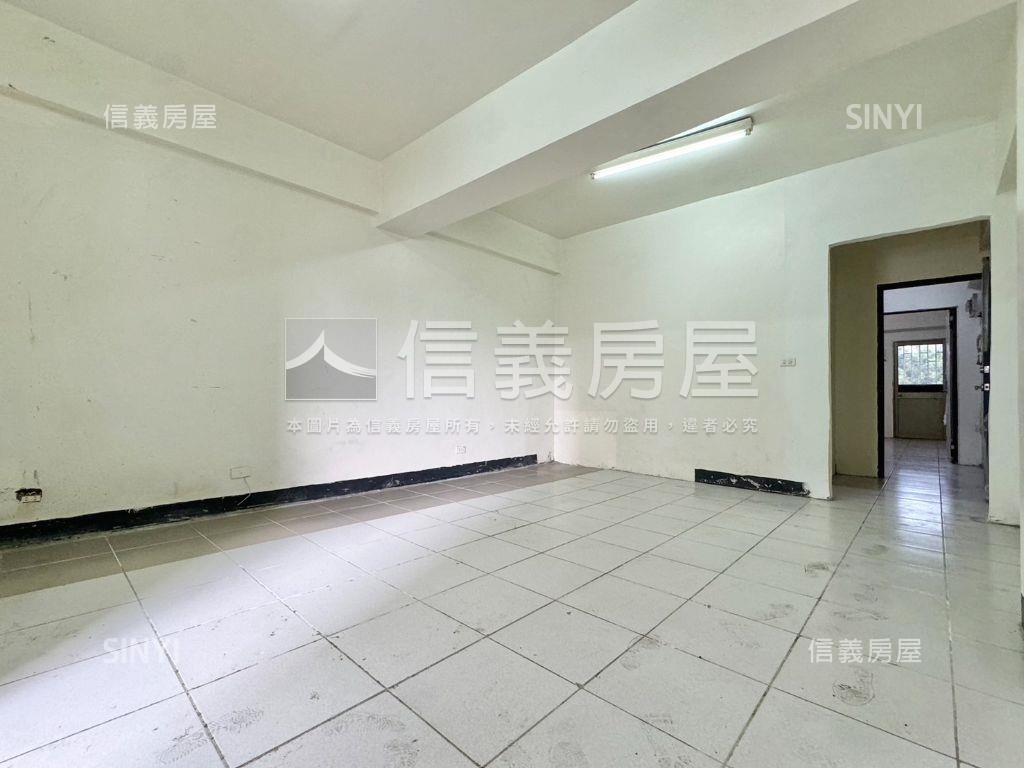 正中華路可前後進出金店面房屋室內格局與周邊環境
