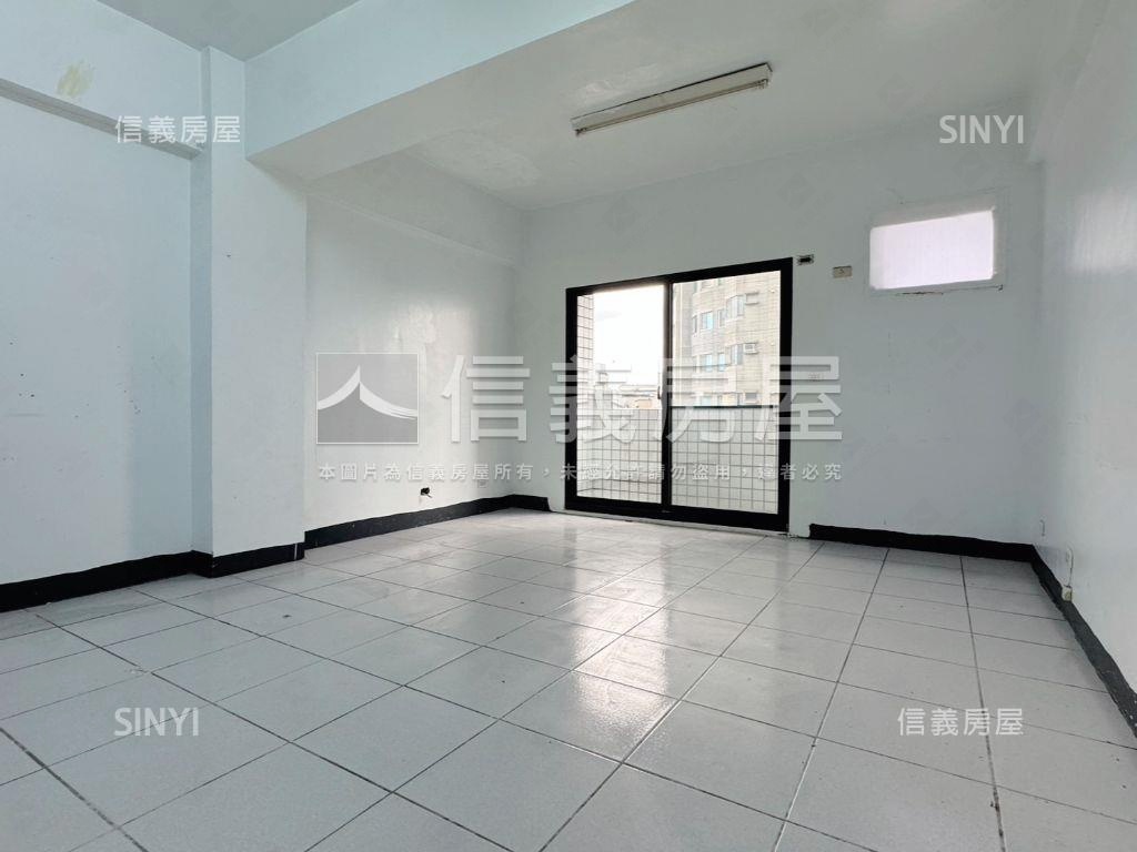 正中華路可前後進出金店面房屋室內格局與周邊環境