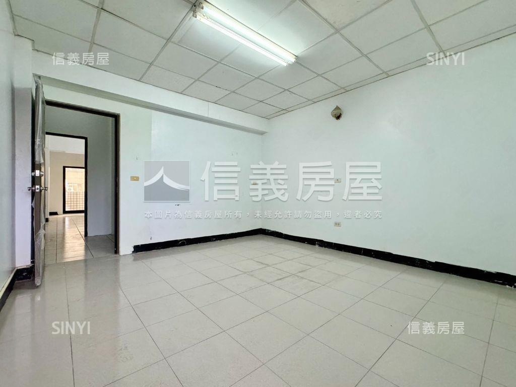 正中華路可前後進出金店面房屋室內格局與周邊環境