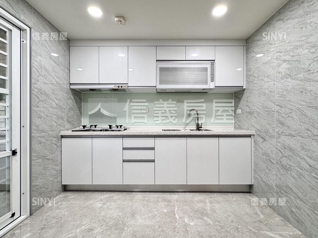 楠梓家樂福四房平車房屋室內格局與周邊環境