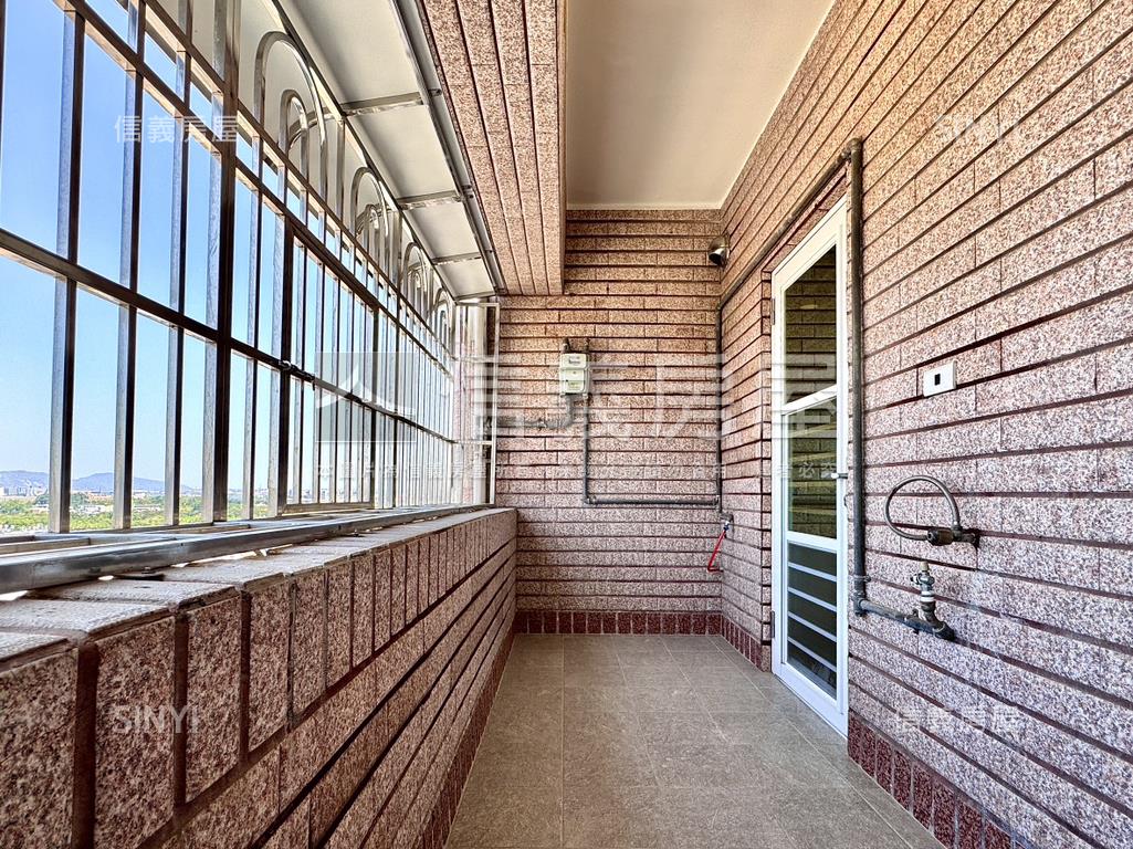 楠梓家樂福四房平車房屋室內格局與周邊環境