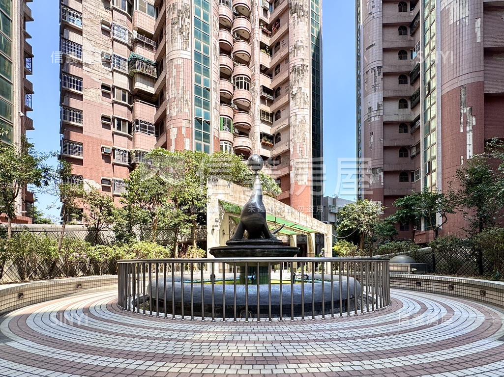 楠梓家樂福四房平車房屋室內格局與周邊環境