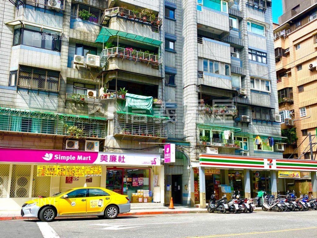 信義ＣＡＳＡ景觀美裝潢房屋室內格局與周邊環境