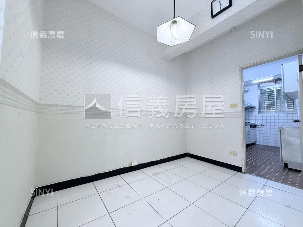 捷運秀朗三樓首購美寓房屋室內格局與周邊環境