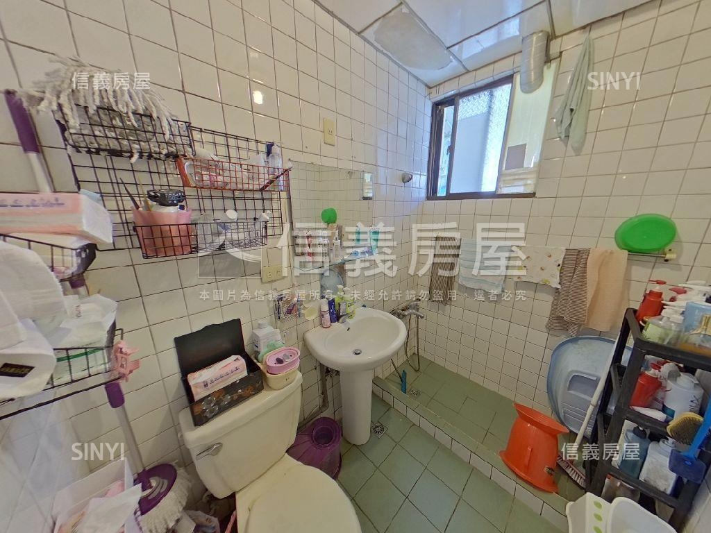 中正路精美邊間房屋室內格局與周邊環境