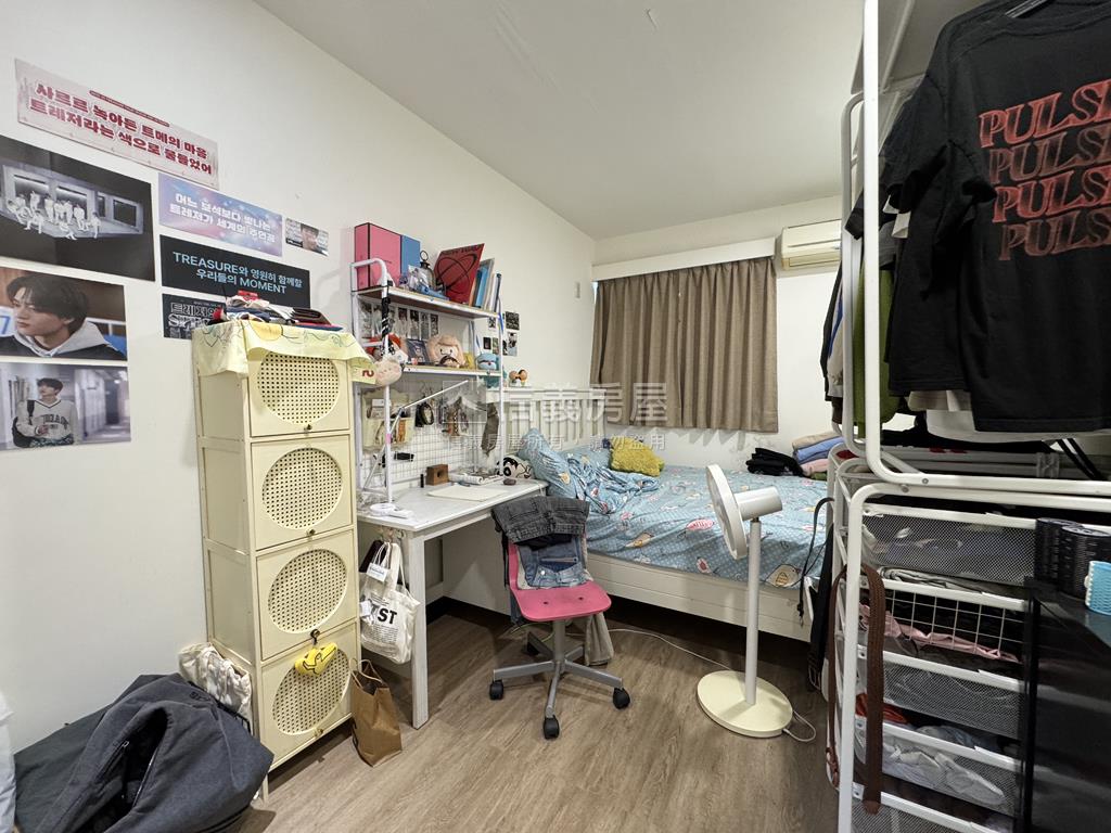 市區田字型美裝潢車庫透天房屋室內格局與周邊環境