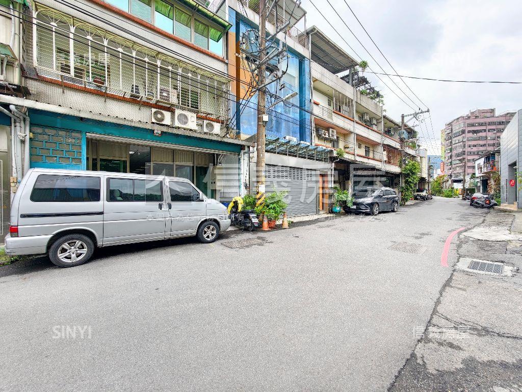永寧捷運旁~透天廠房房屋室內格局與周邊環境