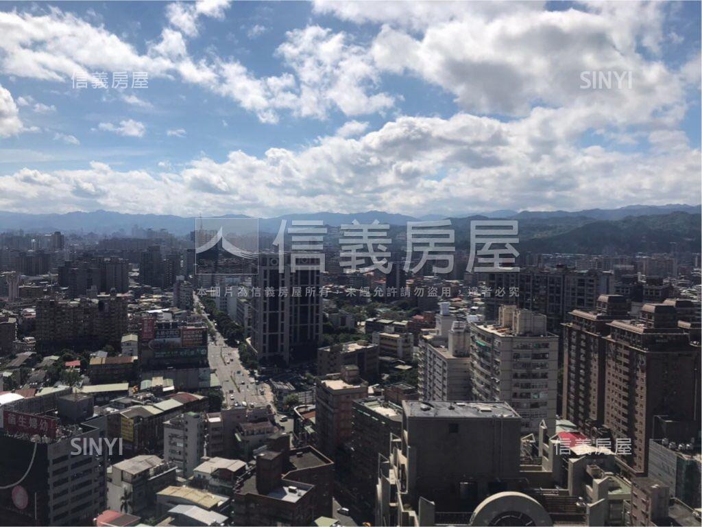 馥華雲鼎Ａ１戶毛胚房屋室內格局與周邊環境