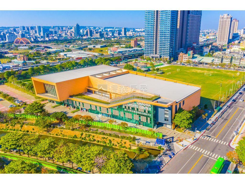 鄉林皇居面秋紅谷視野戶房屋室內格局與周邊環境