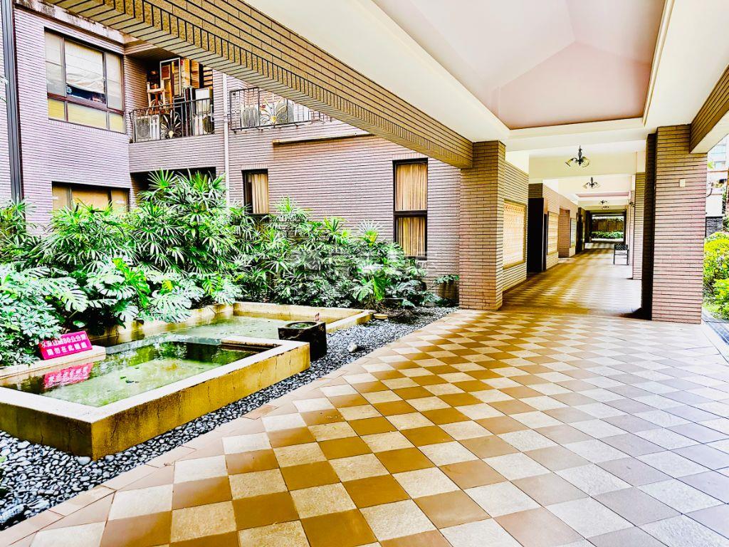 春城麗池稀有中庭花園兩房房屋室內格局與周邊環境