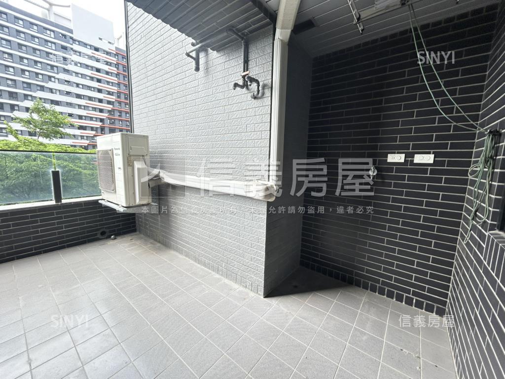 真愛稀有露臺戶兩房平車房屋室內格局與周邊環境