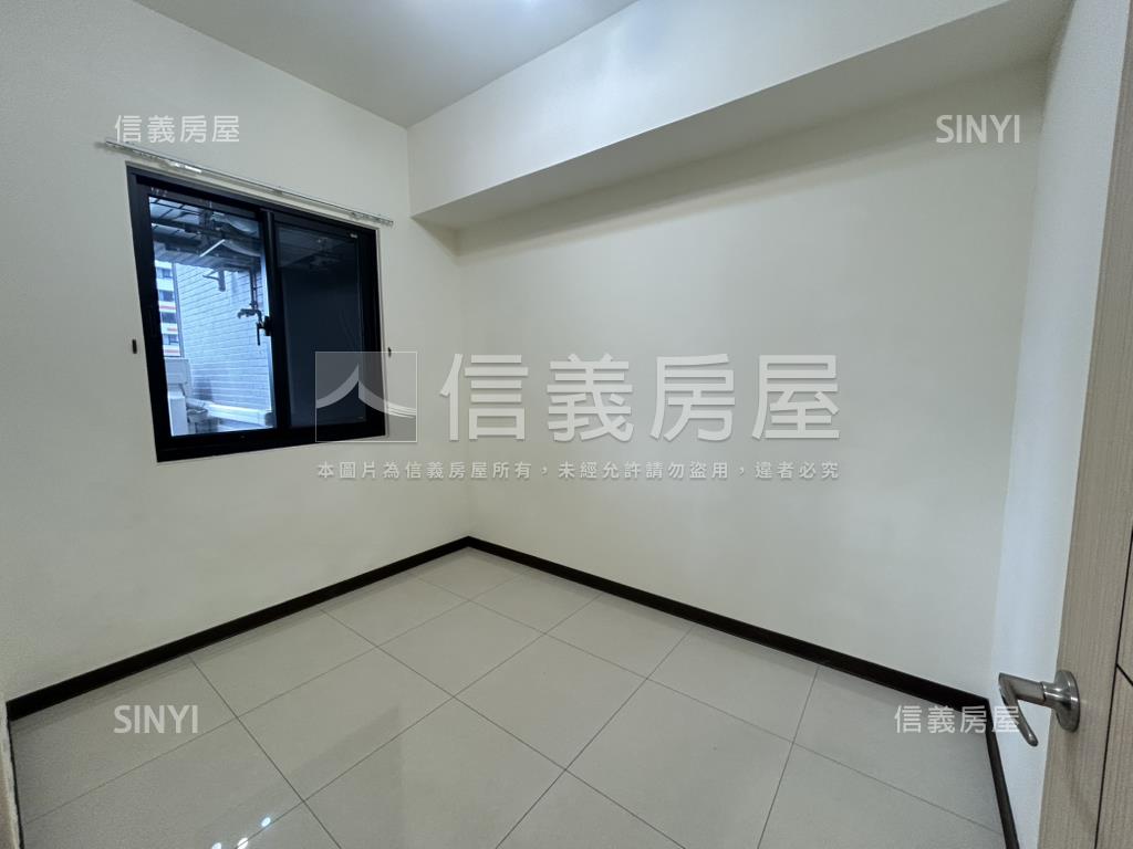 真愛稀有露臺戶兩房平車房屋室內格局與周邊環境