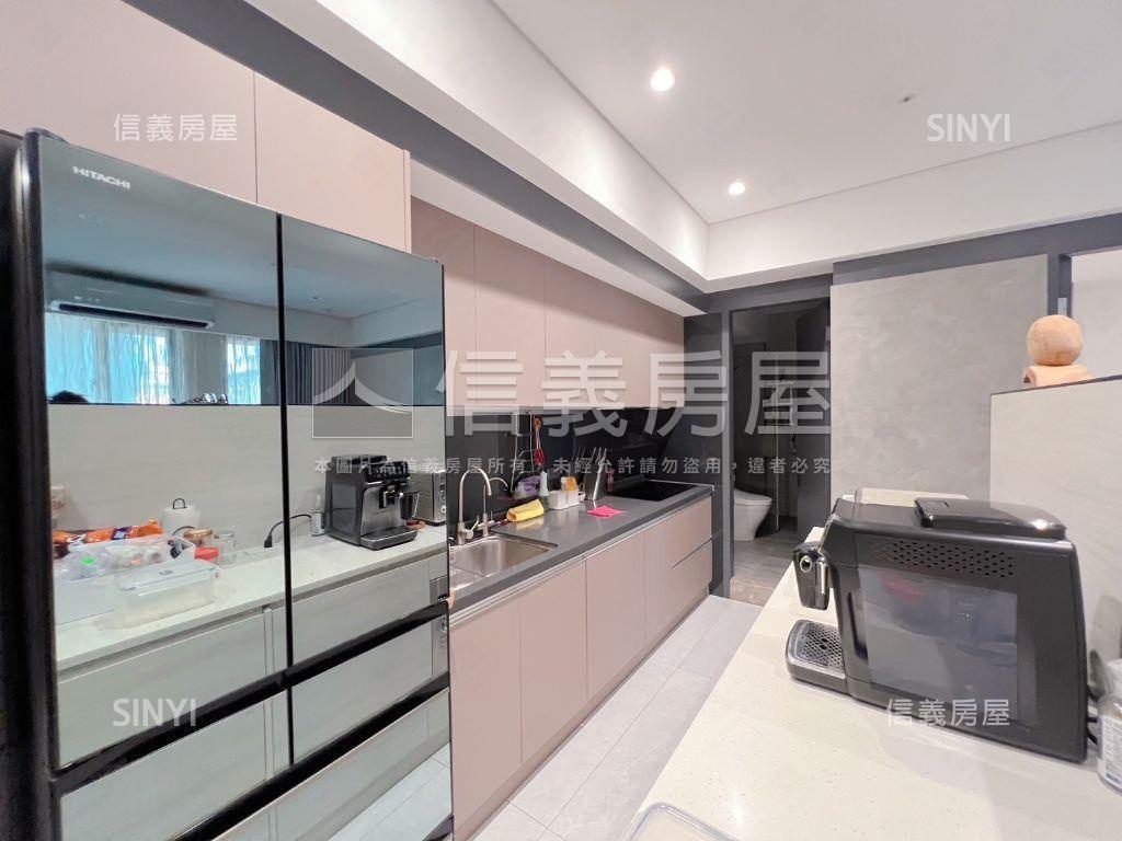 灰藍現代●冠東美妝帶車位房屋室內格局與周邊環境