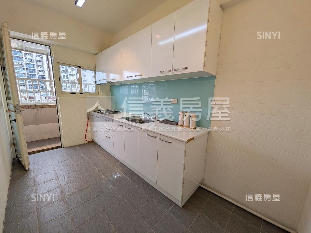 低總價文心中清站朝南３房房屋室內格局與周邊環境