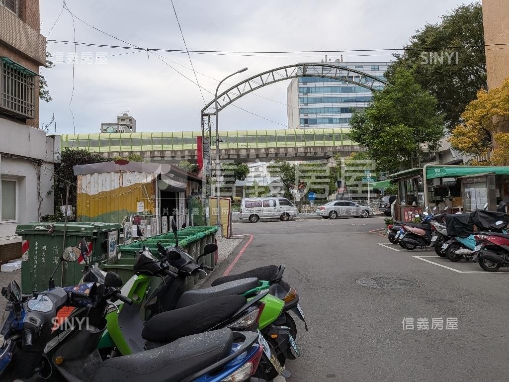 低總價文心中清站朝南３房房屋室內格局與周邊環境