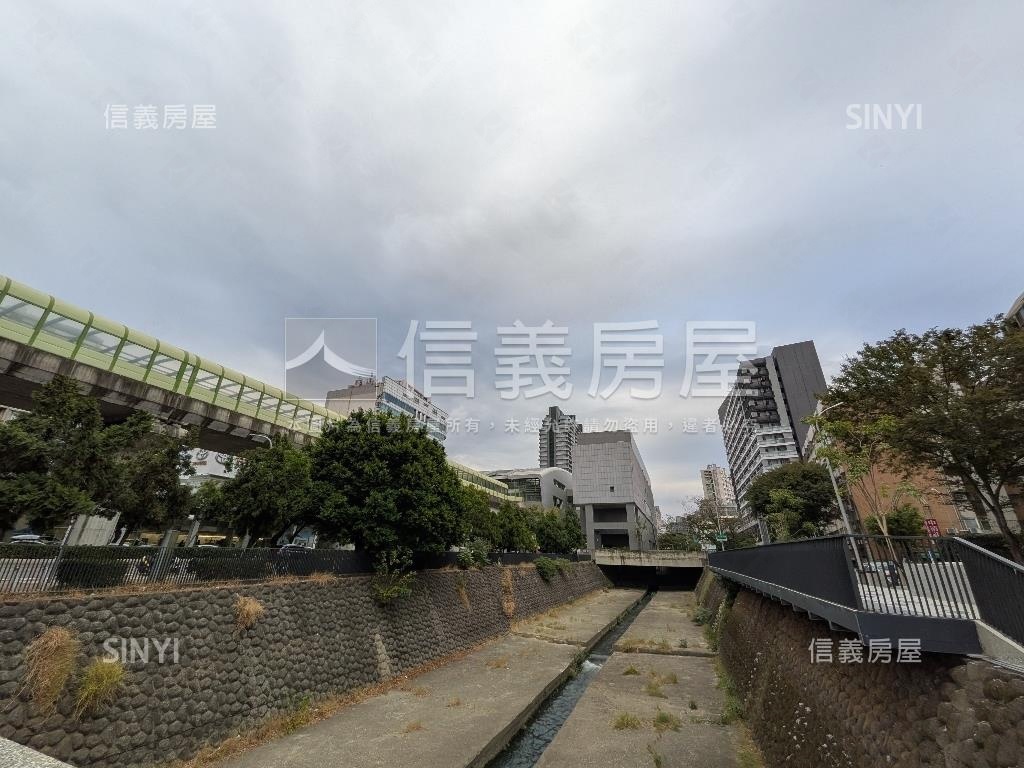 低總價文心中清站朝南３房房屋室內格局與周邊環境