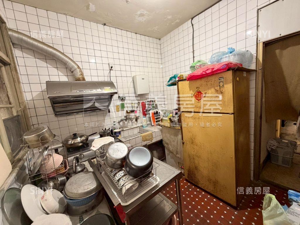 近永安市場捷運站靜巷２樓房屋室內格局與周邊環境