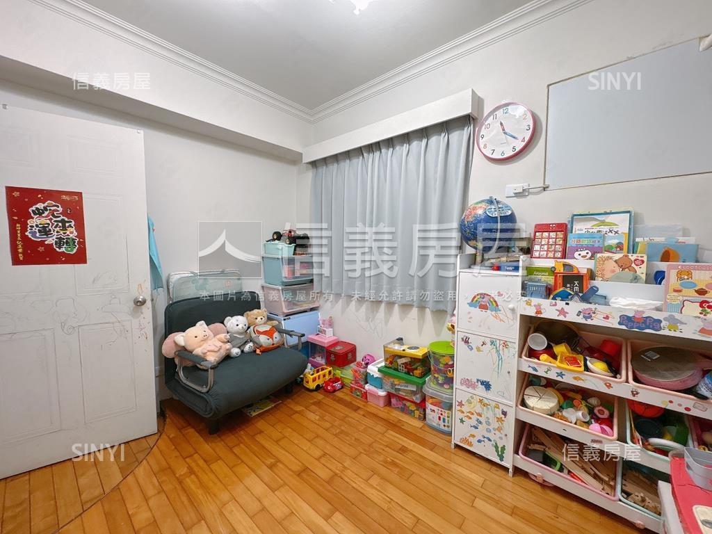 近新平國小舒適３房車位房屋室內格局與周邊環境