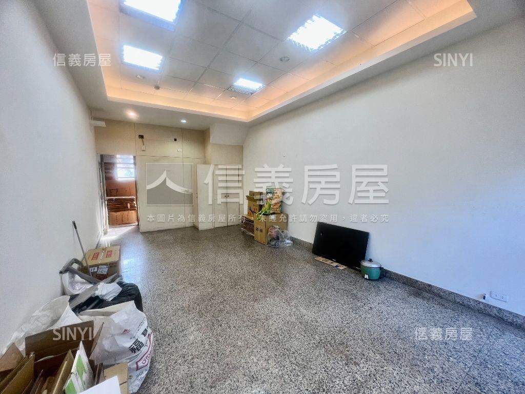 皇苑尊邸燙金店面★附車位房屋室內格局與周邊環境